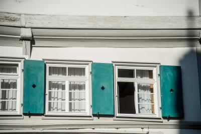 TAGBILDER! Markgroeningen: Mehrere Tote und Verletzte nach Brand in Gemeinschaftsunterkunft